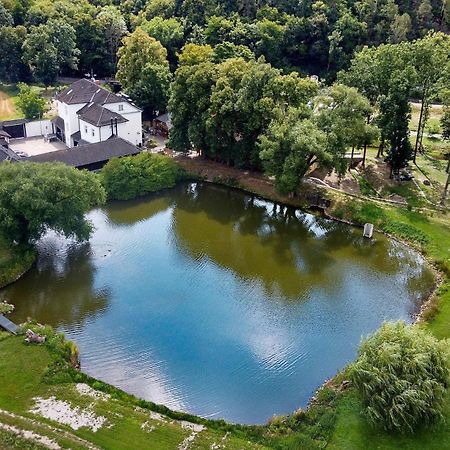 Penzion A Restaurace Belecky Mlyn Pteni Bagian luar foto