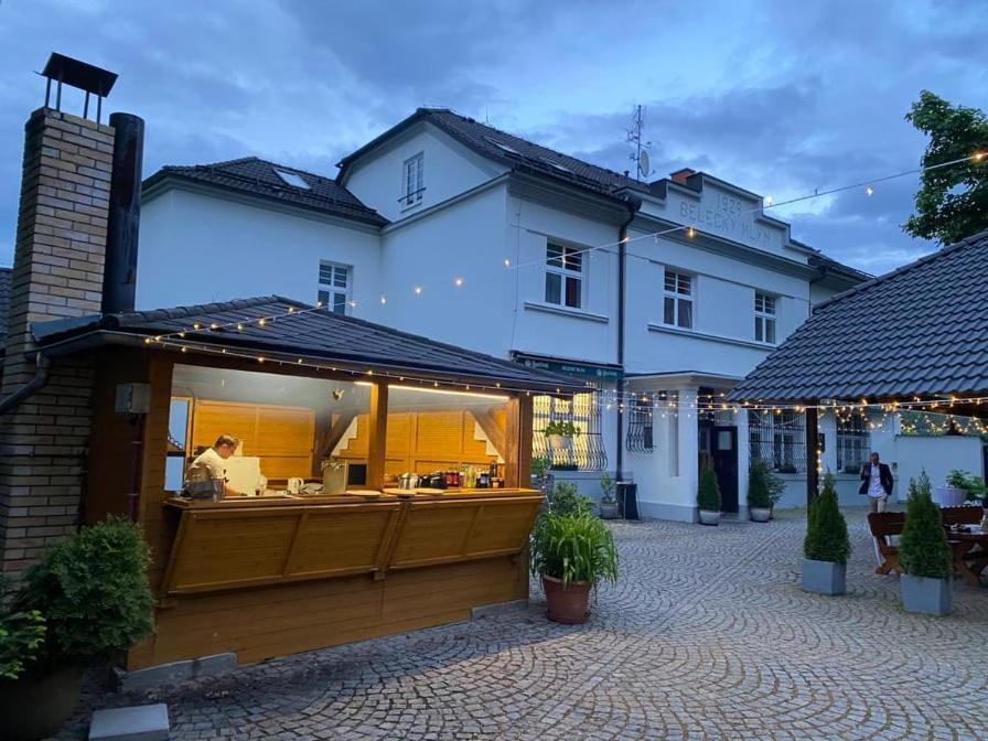 Penzion A Restaurace Belecky Mlyn Pteni Bagian luar foto