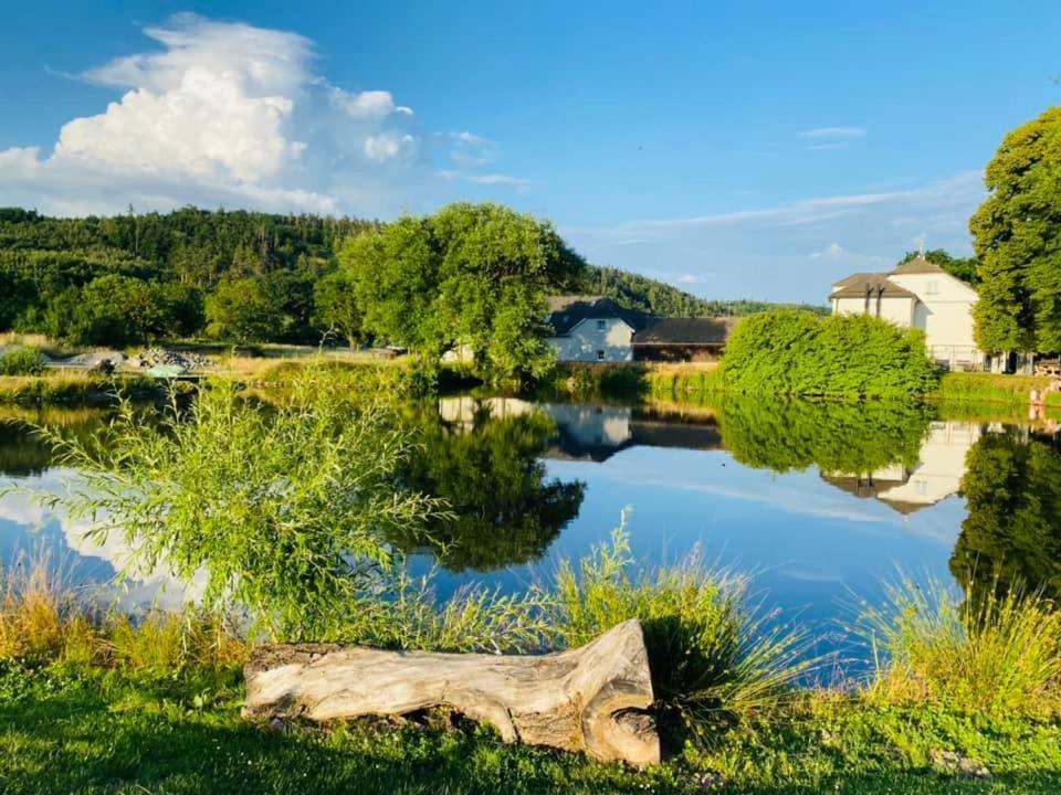 Penzion A Restaurace Belecky Mlyn Pteni Bagian luar foto