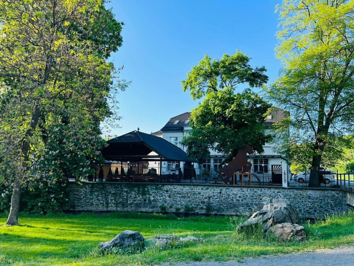 Penzion A Restaurace Belecky Mlyn Pteni Bagian luar foto