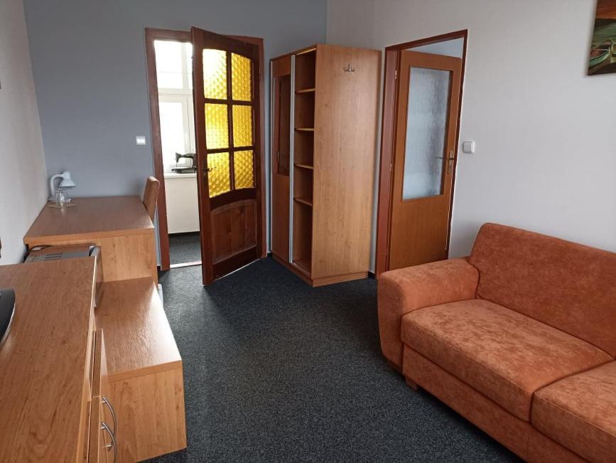 Penzion A Restaurace Belecky Mlyn Pteni Bagian luar foto