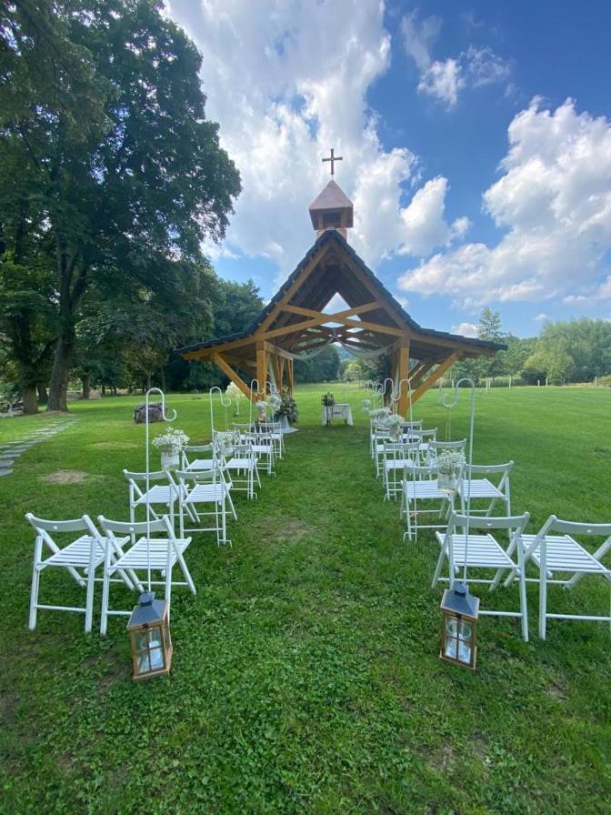 Penzion A Restaurace Belecky Mlyn Pteni Bagian luar foto