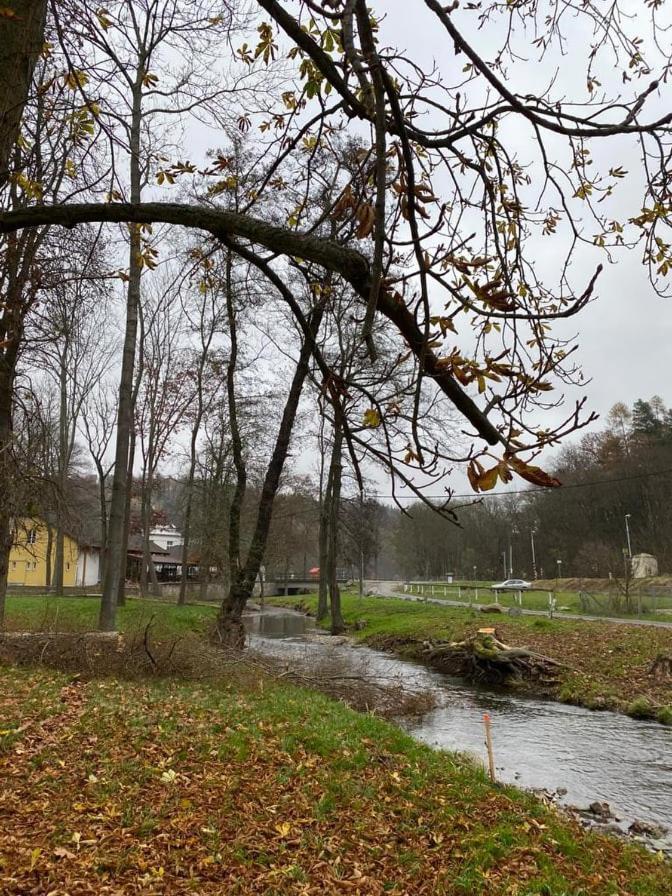 Penzion A Restaurace Belecky Mlyn Pteni Bagian luar foto