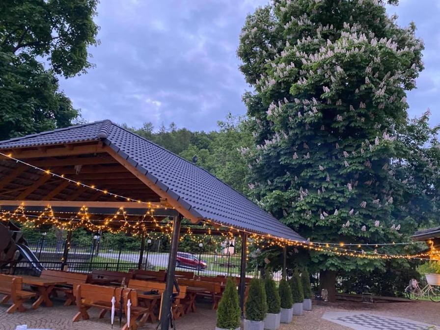 Penzion A Restaurace Belecky Mlyn Pteni Bagian luar foto